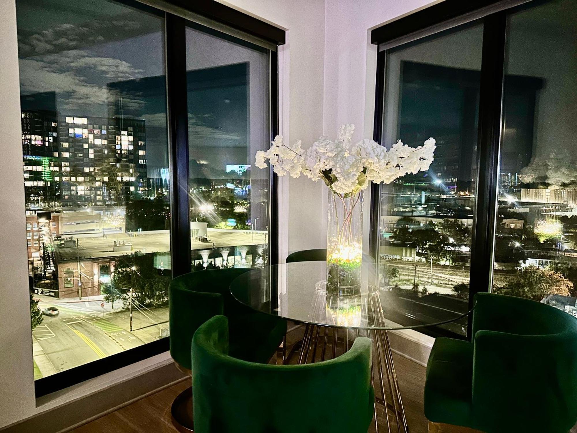 Апартаменты Modern Luxury At The Interlock Атланта Экстерьер фото