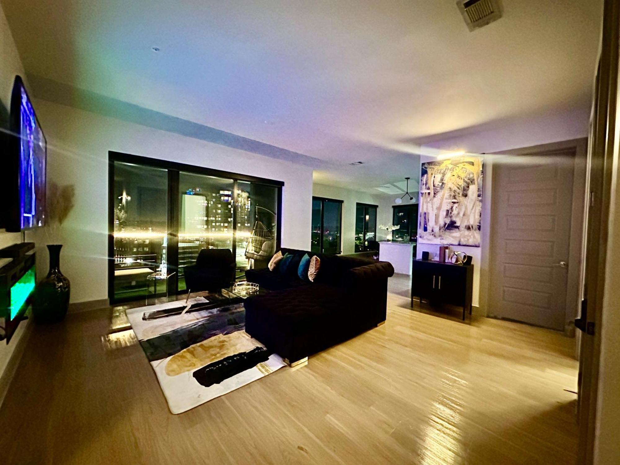 Апартаменты Modern Luxury At The Interlock Атланта Экстерьер фото