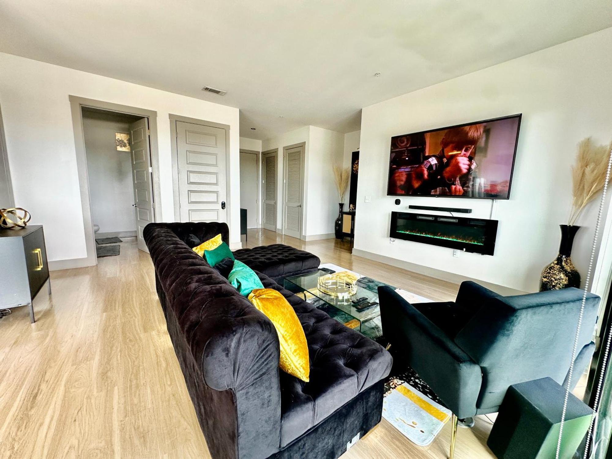 Апартаменты Modern Luxury At The Interlock Атланта Экстерьер фото