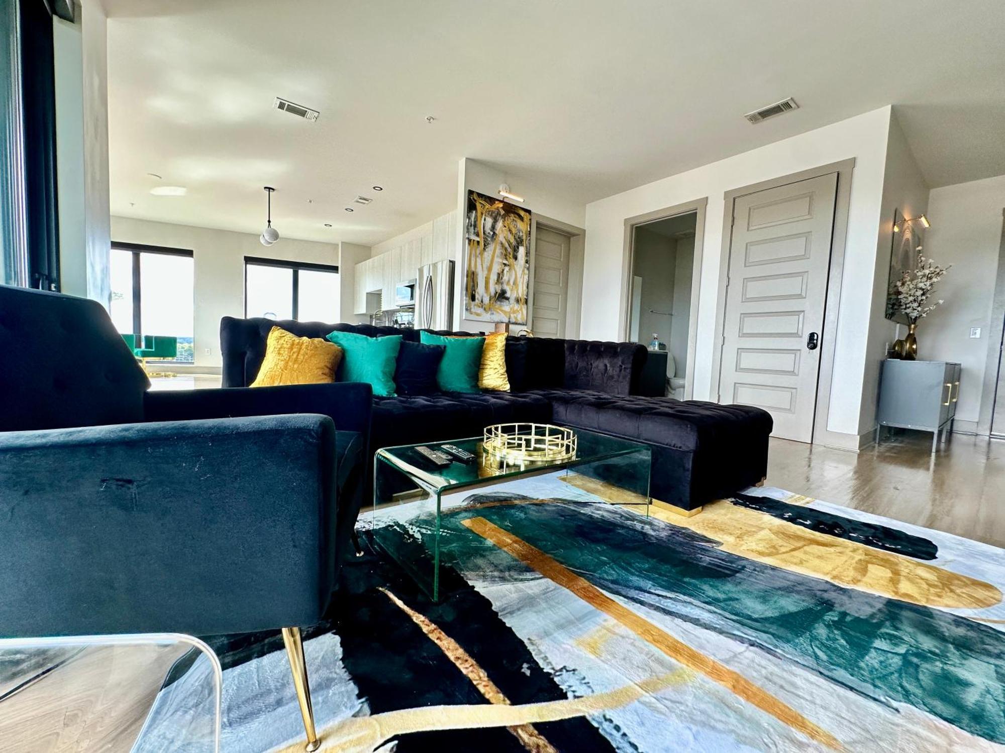 Апартаменты Modern Luxury At The Interlock Атланта Экстерьер фото