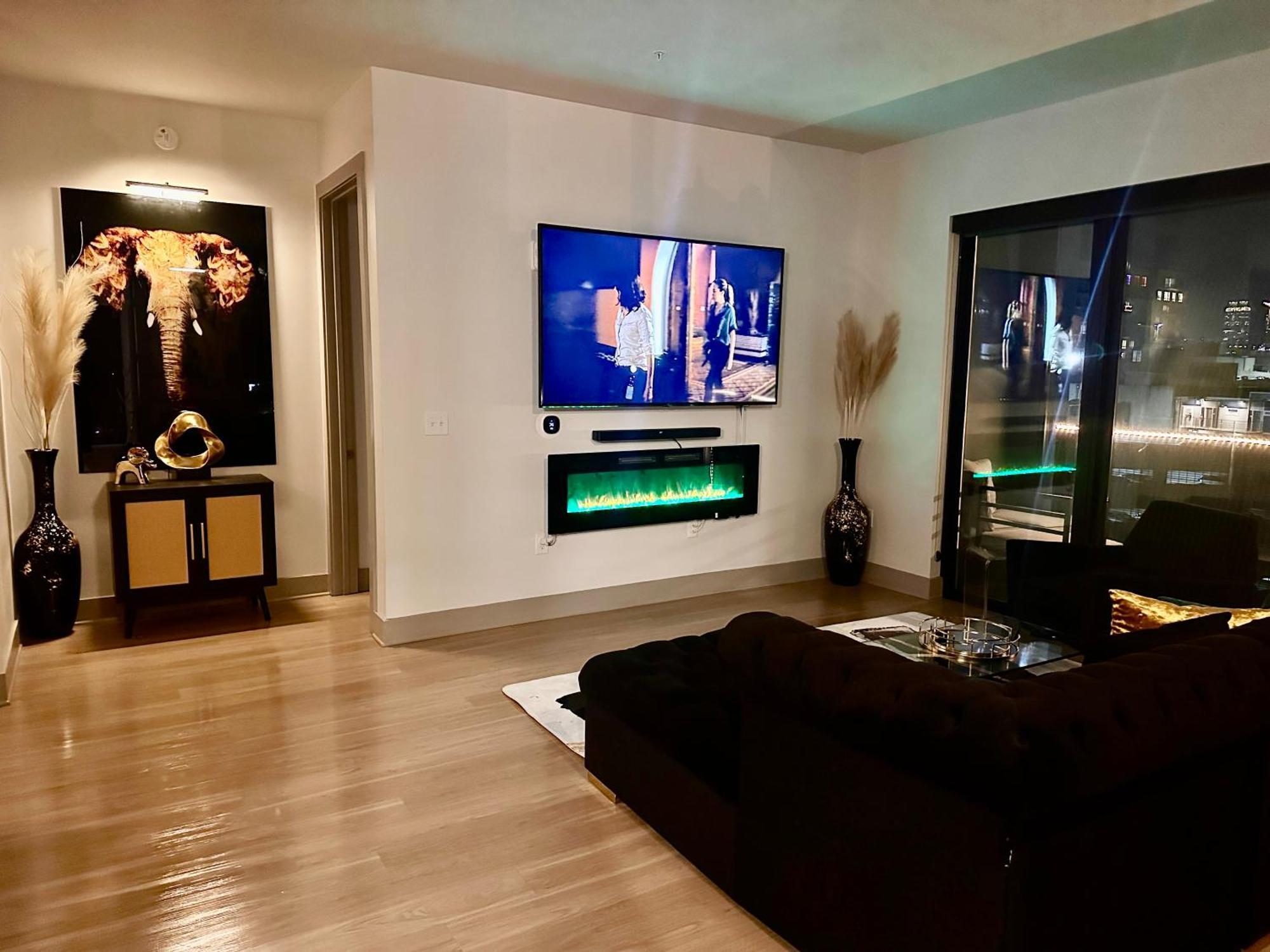 Апартаменты Modern Luxury At The Interlock Атланта Экстерьер фото